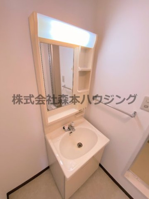 【独立洗面台】 | 　昇栄マンションⅡ | 独立洗面台、小物を置くことができて便利です