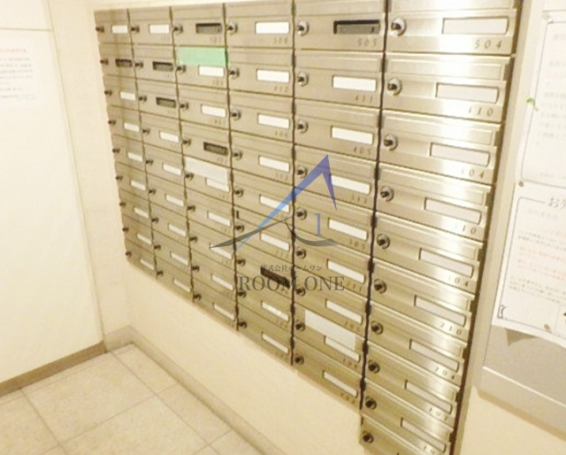 NISHI IKEBUKURO RESIDENCEのその他共用部分|集合ポストです。