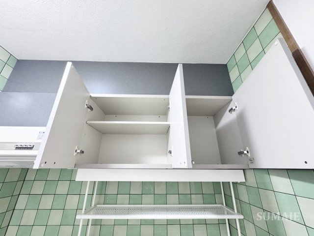 戸田公園ステイタスのキッチン|吊戸棚です