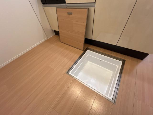 ヴィラ　ステートリーの収納|床下収納庫
