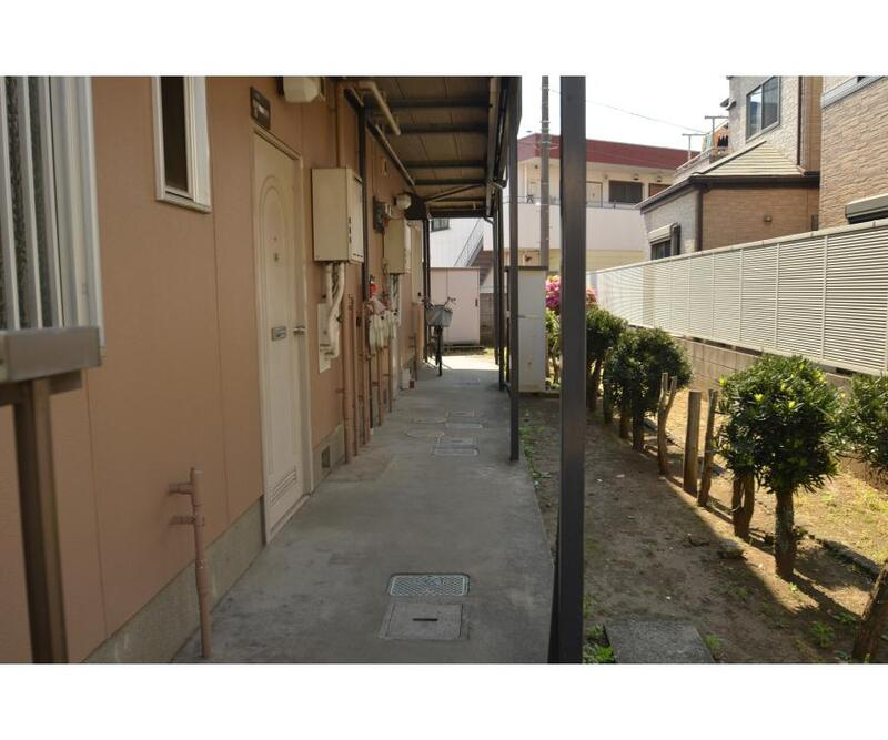第二東習ハイツの玄関