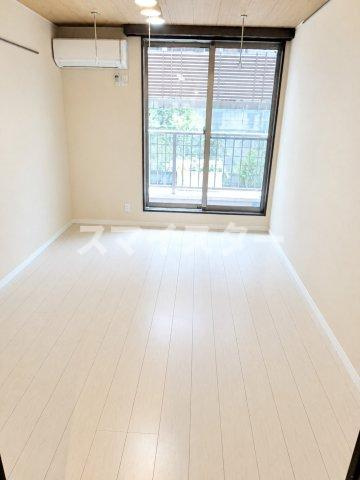 さいたま市緑区東浦和２丁目の賃貸マンションの居間・リビング