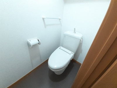 【トイレ】 | メゾンブリアン | 落ち着いた色調のトイレです