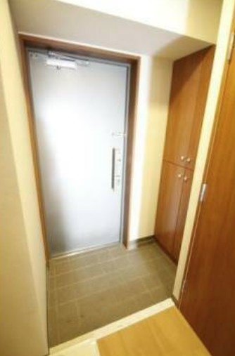 調布市国領町１丁目の賃貸マンションの玄関