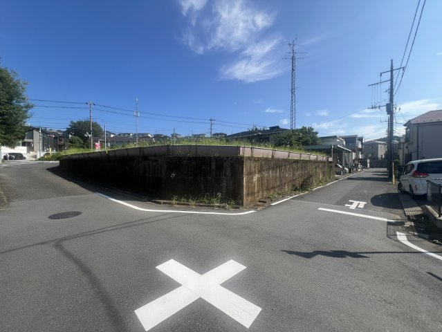 日野市平山４丁目の前面道路含む現地写真