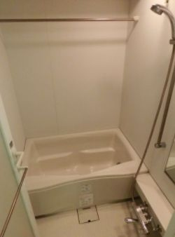 日本橋ミスモの浴室|コンパクトで使いやすいお風呂です