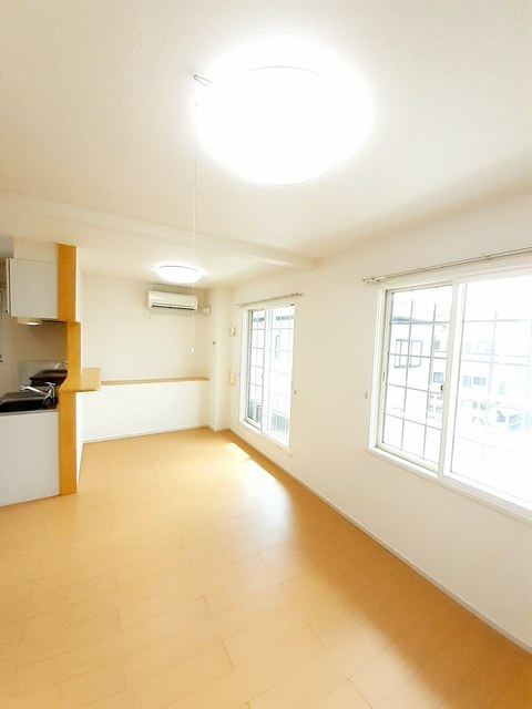 ルミエール　カモチ　Ｂの居間・リビング|居室・リビング