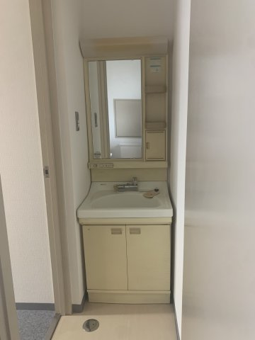 第二弥助ビルの洗面所