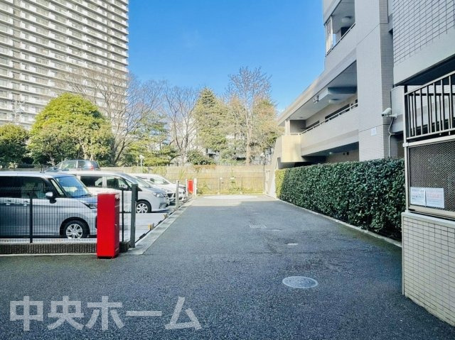 クレストフォルム南砂仙台堀川公園の駐車場|敷地内駐車場