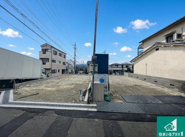 ■枚方市田宮本町　新築一戸建ての外観|周辺は落ち着いた街並みの住宅地！子育てがしやすい住環境です！まだ未完成ですが、現地でしかわからない事もございます。是非一度ご覧ください。