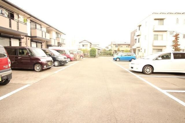 ボナールSの駐車場
