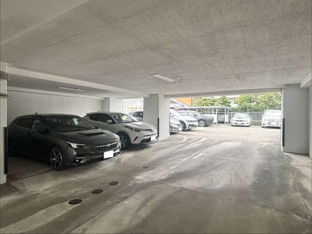 グランツ昭和館の駐車場