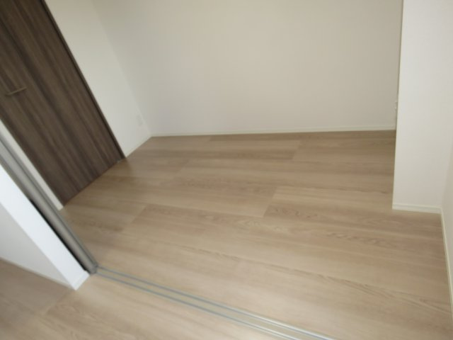 D-RESIDENCE東田町の洋室