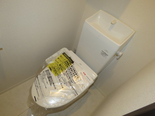 D-RESIDENCE東田町のトイレ