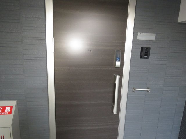 D-RESIDENCE東田町の玄関