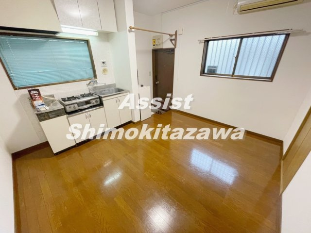 須永アパートの居間・リビング