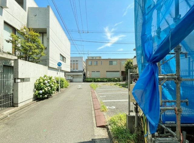 豊島区高松3丁目 全2棟 1号棟の前面道路含む現地写真|利便性と暮らしやすさが共存した閑静な住宅地エリアです
お買い物施設なども近くに揃い便利な立地