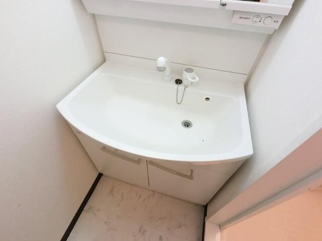 パセオ橋本の独立洗面台