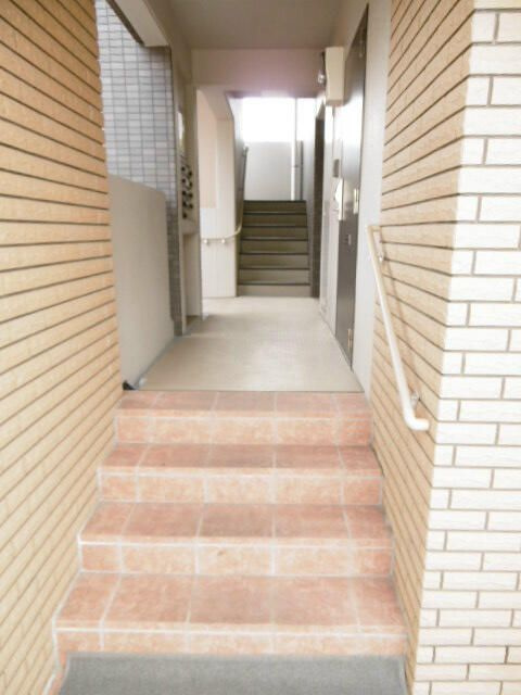 パセオ橋本のエントランス