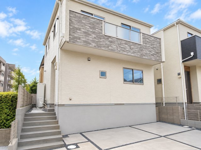 戸建 宇治市大久保町上ノ山の外観|上質感が調和するモダンな外観