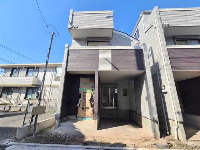 豊島区高松3丁目 全2棟 2号棟の外観|【1号棟外観】
建物面積110.54㎡
2階LKD16.8帖　主寝室7.0帖
全室2面採光・収納付