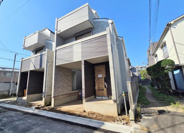 豊島区高松3丁目 全2棟 2号棟の外観|現況、隣地に圧迫感がなく暖かな光と気持ちの良い風が届きます
現地のご案内と併せて周辺環境などもご案内可能です♪♪