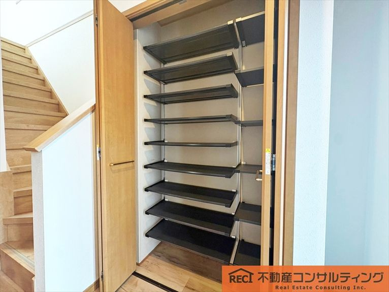 神戸市東灘区森北町7丁目　中古戸建の収納