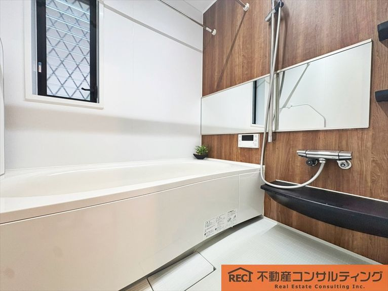 神戸市東灘区森北町7丁目　中古戸建の浴室