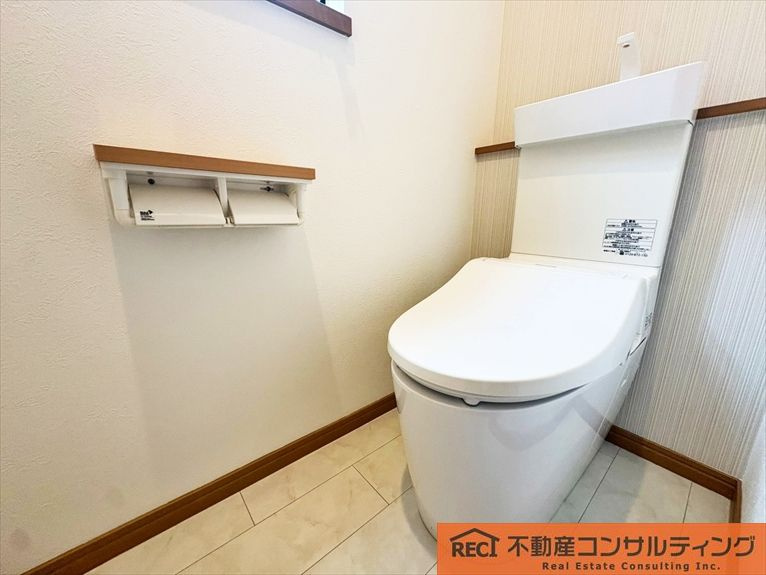 神戸市東灘区森北町7丁目　中古戸建のトイレ