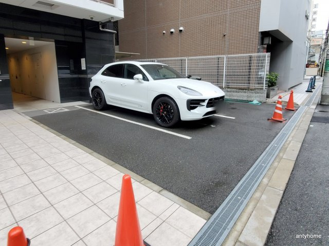 プライムアーバン御堂筋本町　の駐車場