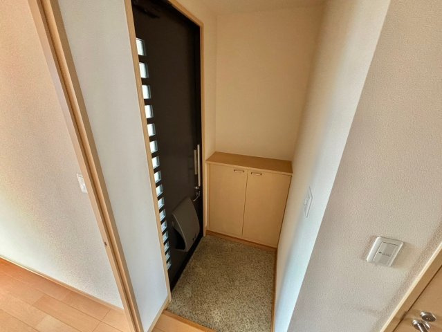 ヴィラージュ西庄　B棟の玄関