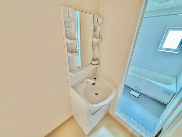 ヴィラージュ西庄　B棟の独立洗面台