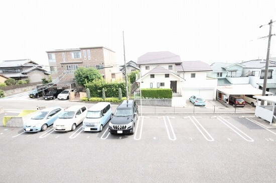 パレス　メグミの駐車場|駐車場に車を止められます
