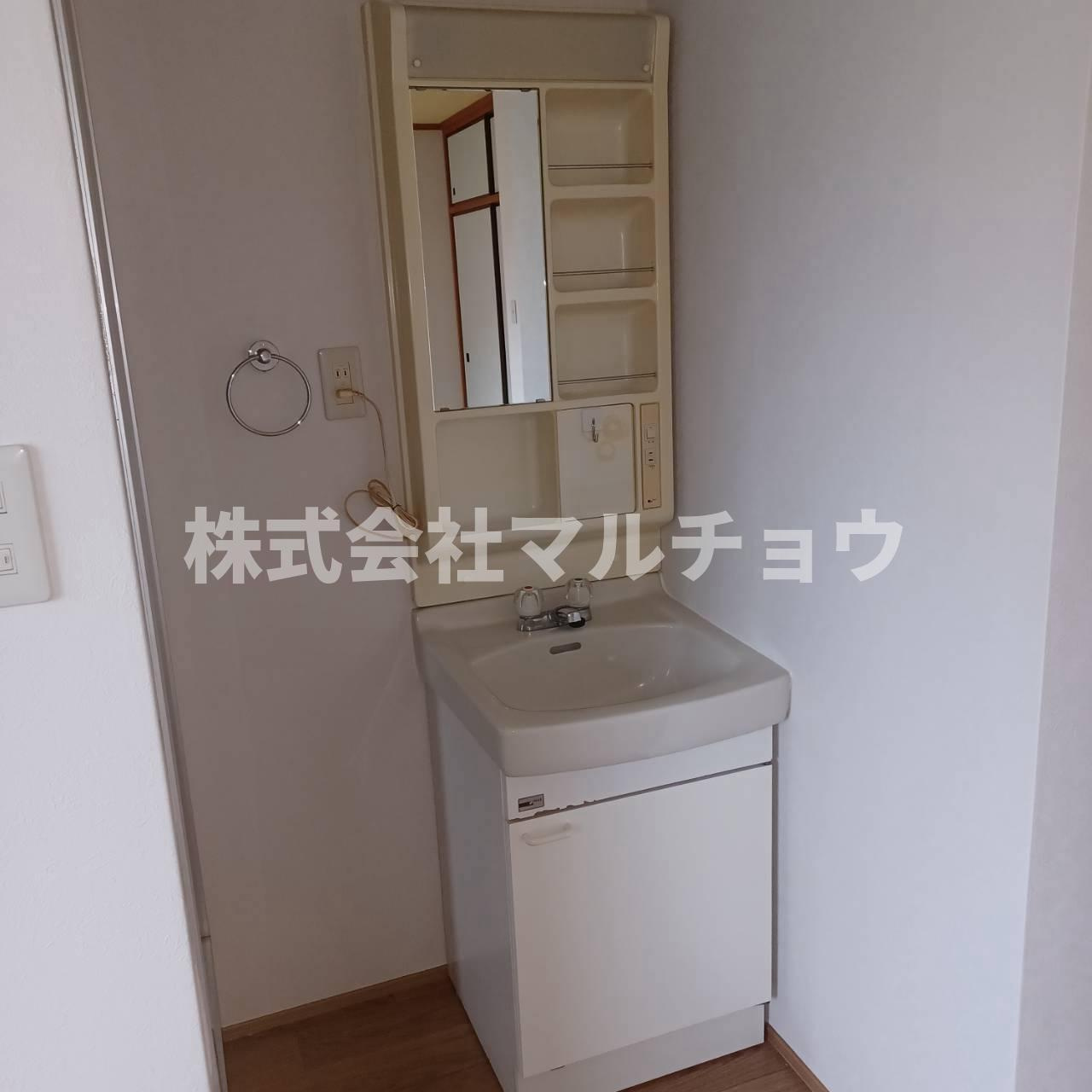 メゾン文里B棟の洗面所|脱衣スペースもあります