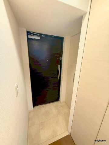 プライムアーバン御堂筋本町　の玄関