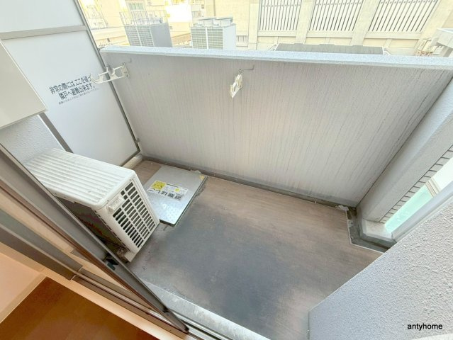 プライムアーバン御堂筋本町　のバルコニー