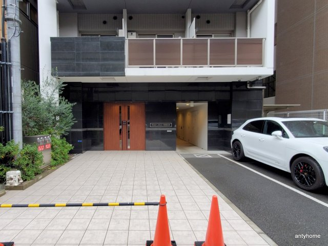 プライムアーバン御堂筋本町　のエントランス