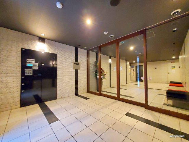 プライムアーバン御堂筋本町　のロビー