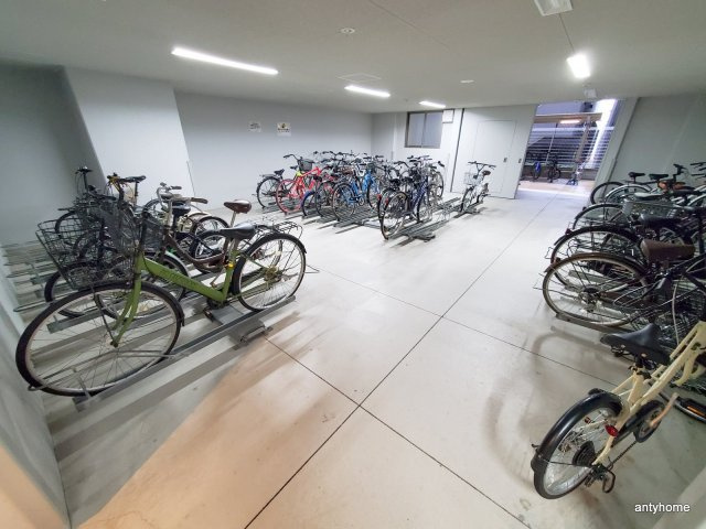 プライムアーバン御堂筋本町　の駐車場