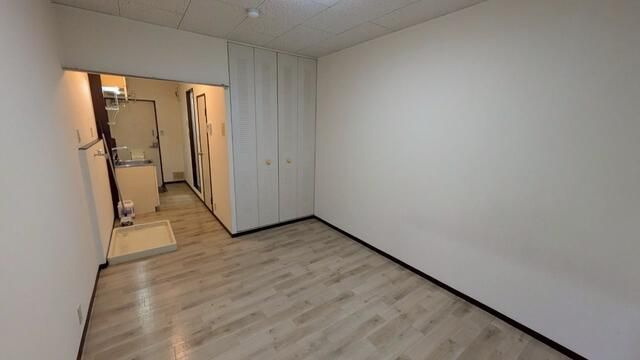 ウィステリア南花園の居間・リビング