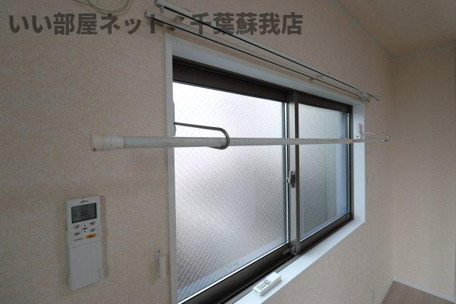 ナリトモ蘇我Ｂのバルコニー|室内物干