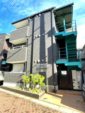 八潮市大字南川崎のアパートの外観