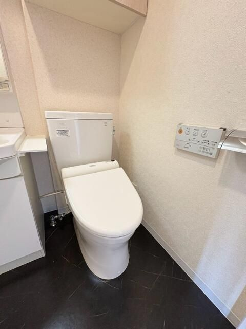 カーサヴェント南千住のトイレ