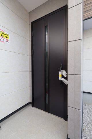 《仲介手数料無料》大宮区上小町1041新築一戸建てKEIAI GRACEの玄関