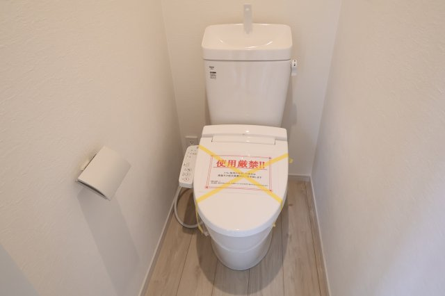 《仲介手数料無料》大宮区上小町1041新築一戸建てKEIAI GRACEのトイレ|2階
