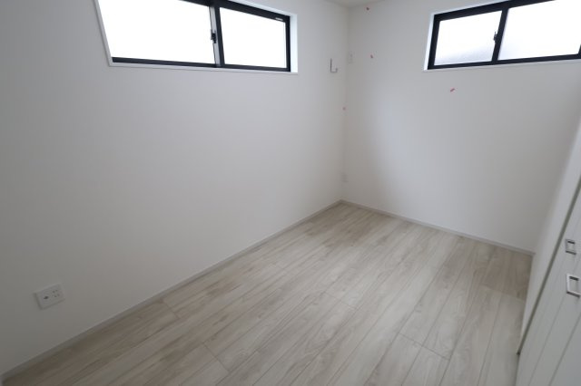 《仲介手数料無料》大宮区上小町1041新築一戸建てKEIAI GRACEの洋室|1階 納戸扱い 5.5帖
