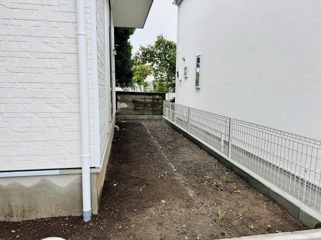 八王子市　泉町　新築一戸建て　２７期の庭|～プランター植えなども楽しめる庭付き～