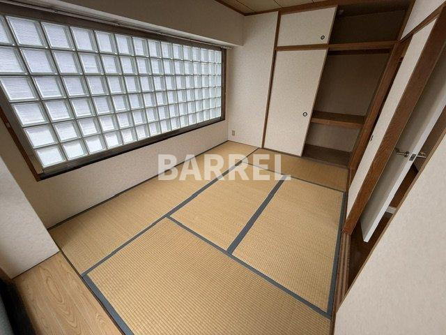 ラクーレ春日の和室