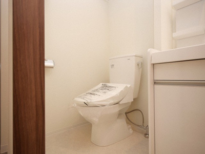 【トイレ】 | プレサンスNEO長堂アウローラ | 落ち着いた色調のトイレです
