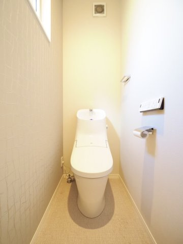 剣谷町戸建のトイレ|清潔感のあるトイレです